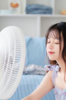 明星专题：凯尔希·格兰莫